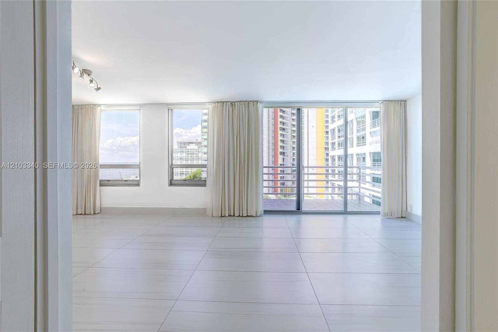 The Palace Unit C1008 condo for rent at 1541 Brickell Ave # C1008, Miami, FL 33129