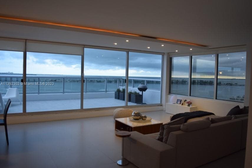 The Palace Unit C1607 condo rented at 1541 Brickell Ave # C1607, Miami FL 33129