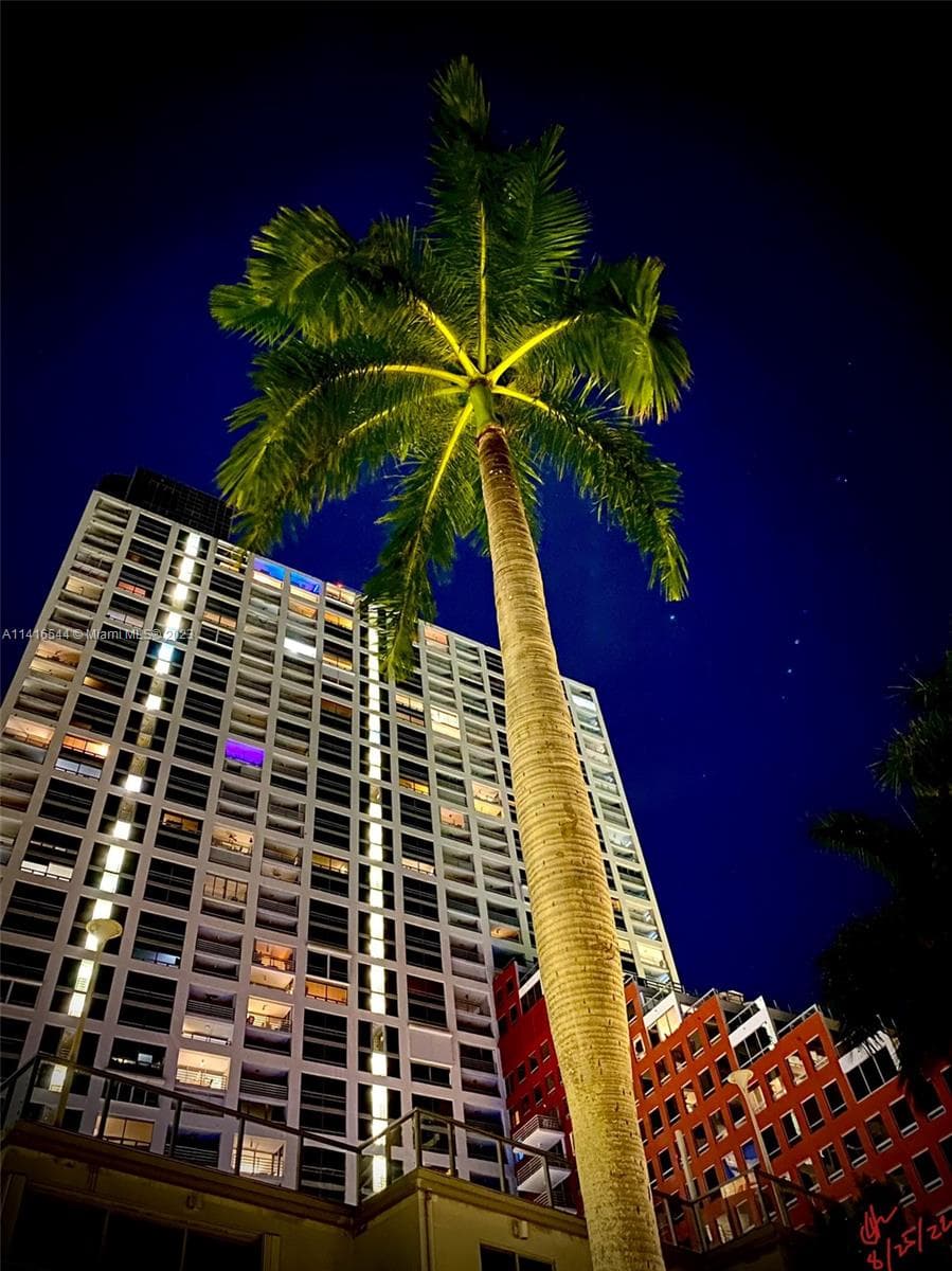 The Palace Unit B1904 condo rented at 1541 Brickell Ave # B1904, Miami FL 33129