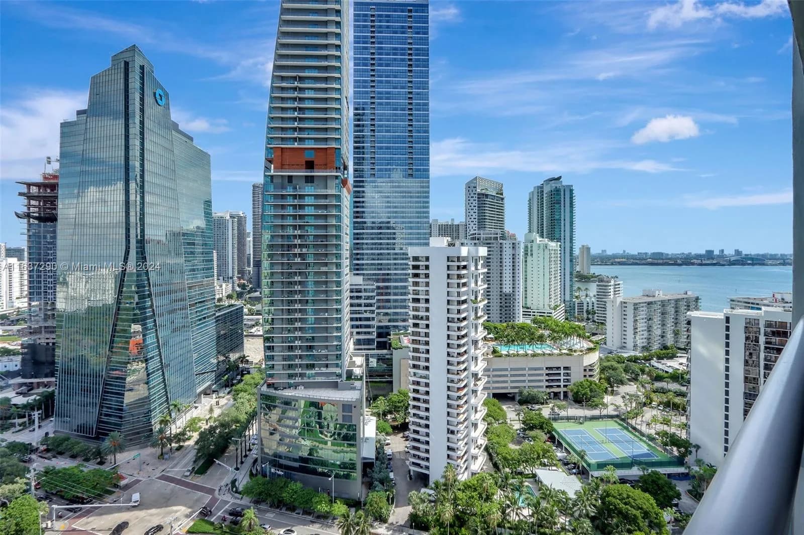 The Palace Unit C2806 condo rented at 1541 Brickell Ave # C2806, Miami FL 33129